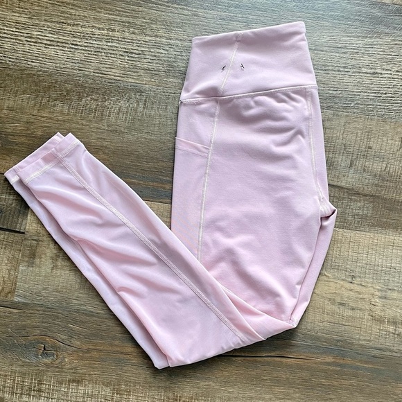 Victoria's Secret Pants - Victoria’s Secret Knockout Legging